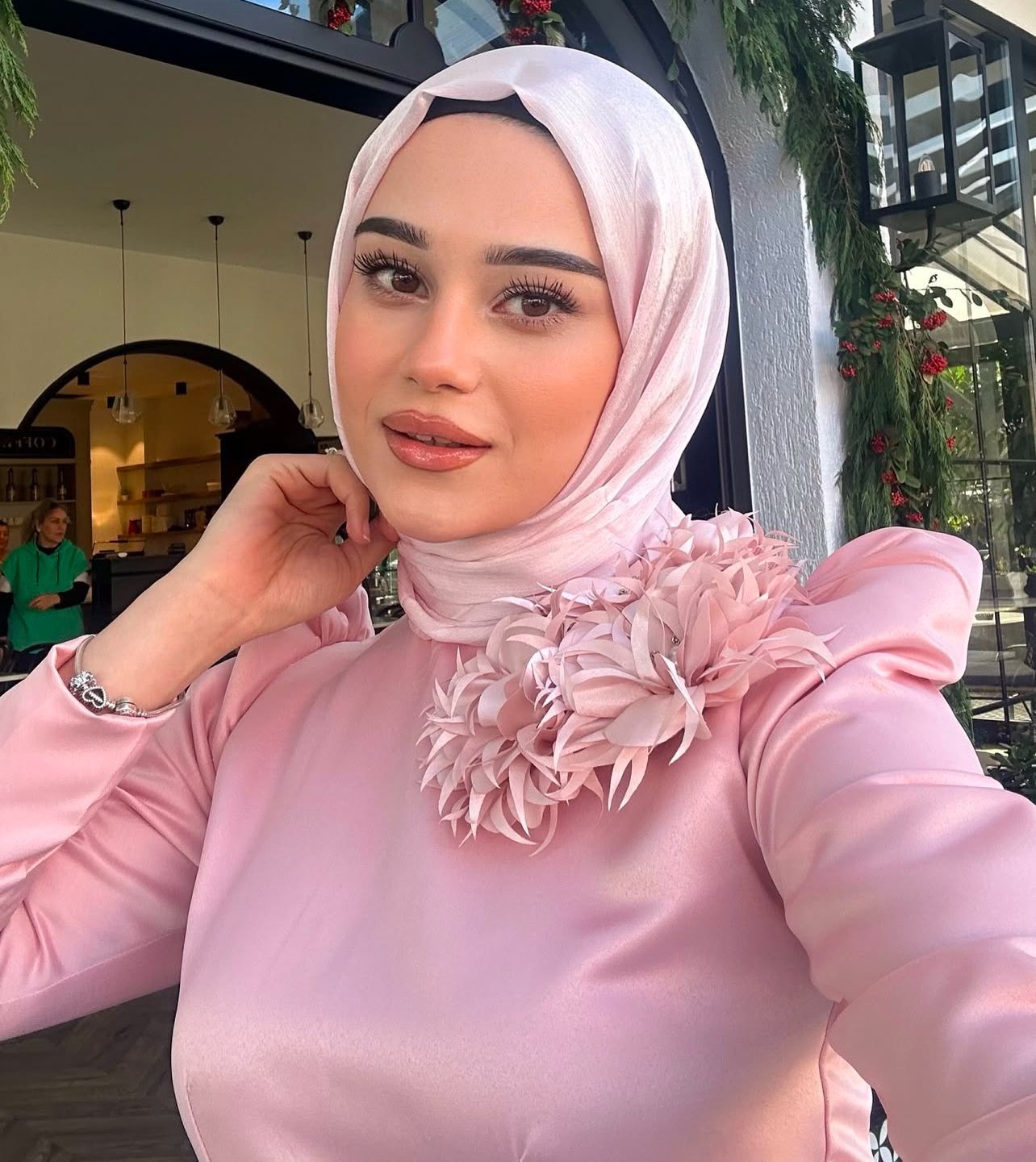 Bağdat Özellik Dolu Kadın Escort Berrak