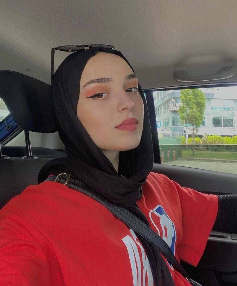 Araklı Bekar Bayan Escort Aimee