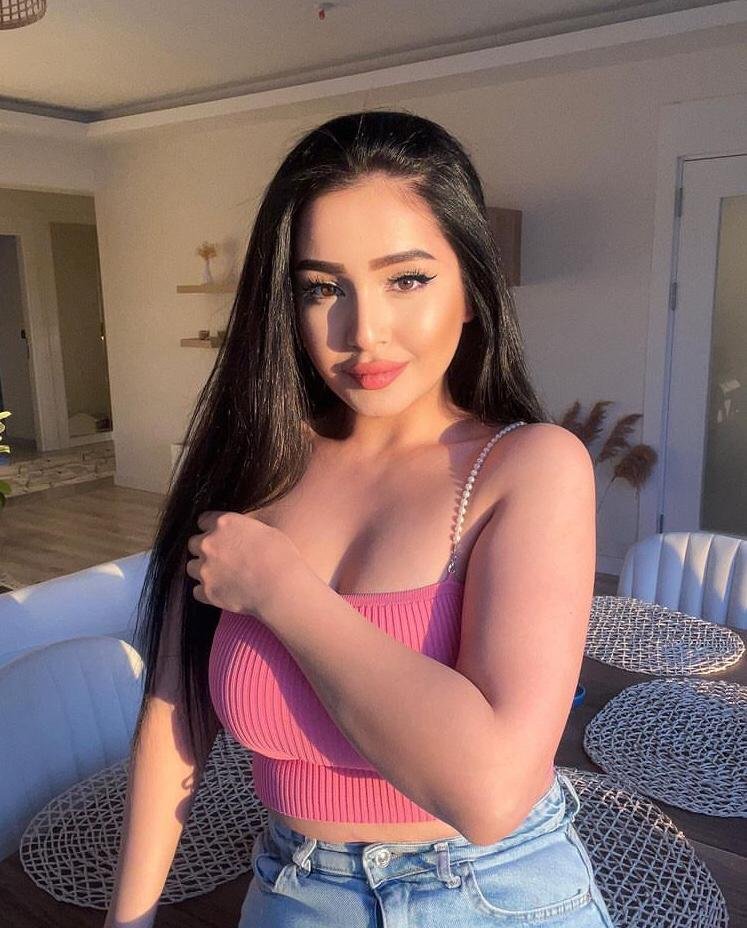 Suadiye Göz Kamaştıran Kadın Escort Bayan Hazal