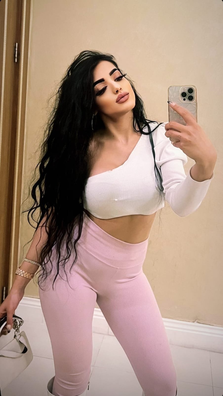 Afşin Huzurlu Bayan Escort Bayan Feriha