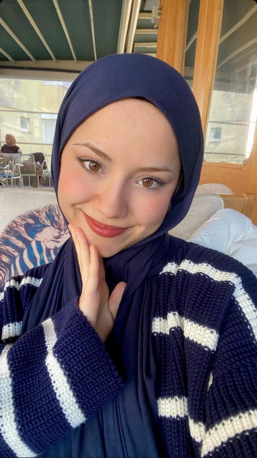 Ömerli Arabada Görüşen Bayan Escort Seyhan