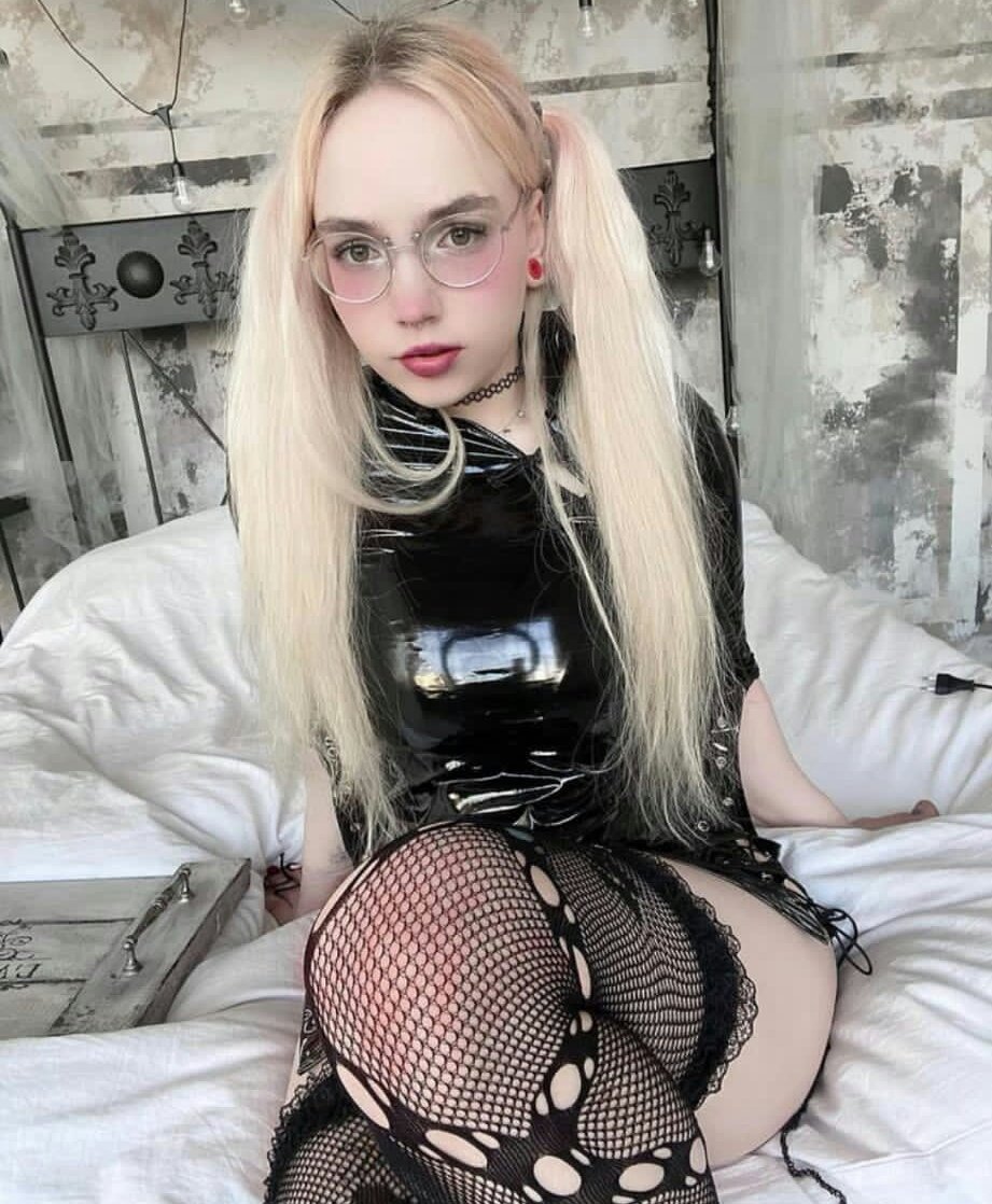 Erdemli Efsanevi Kadın Bayan Escort Lale